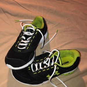 💚Women’s under armour shoes💚